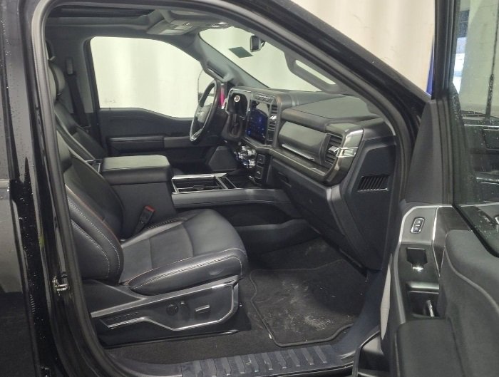 Used 2024 Ford F350 Lariat image 8