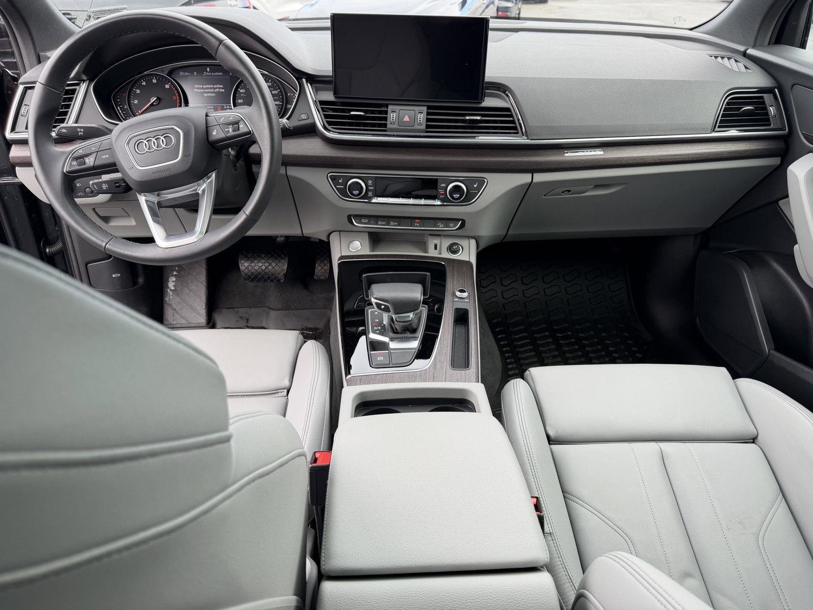 Used 2025 Audi Q5 2.0T Premium image 16