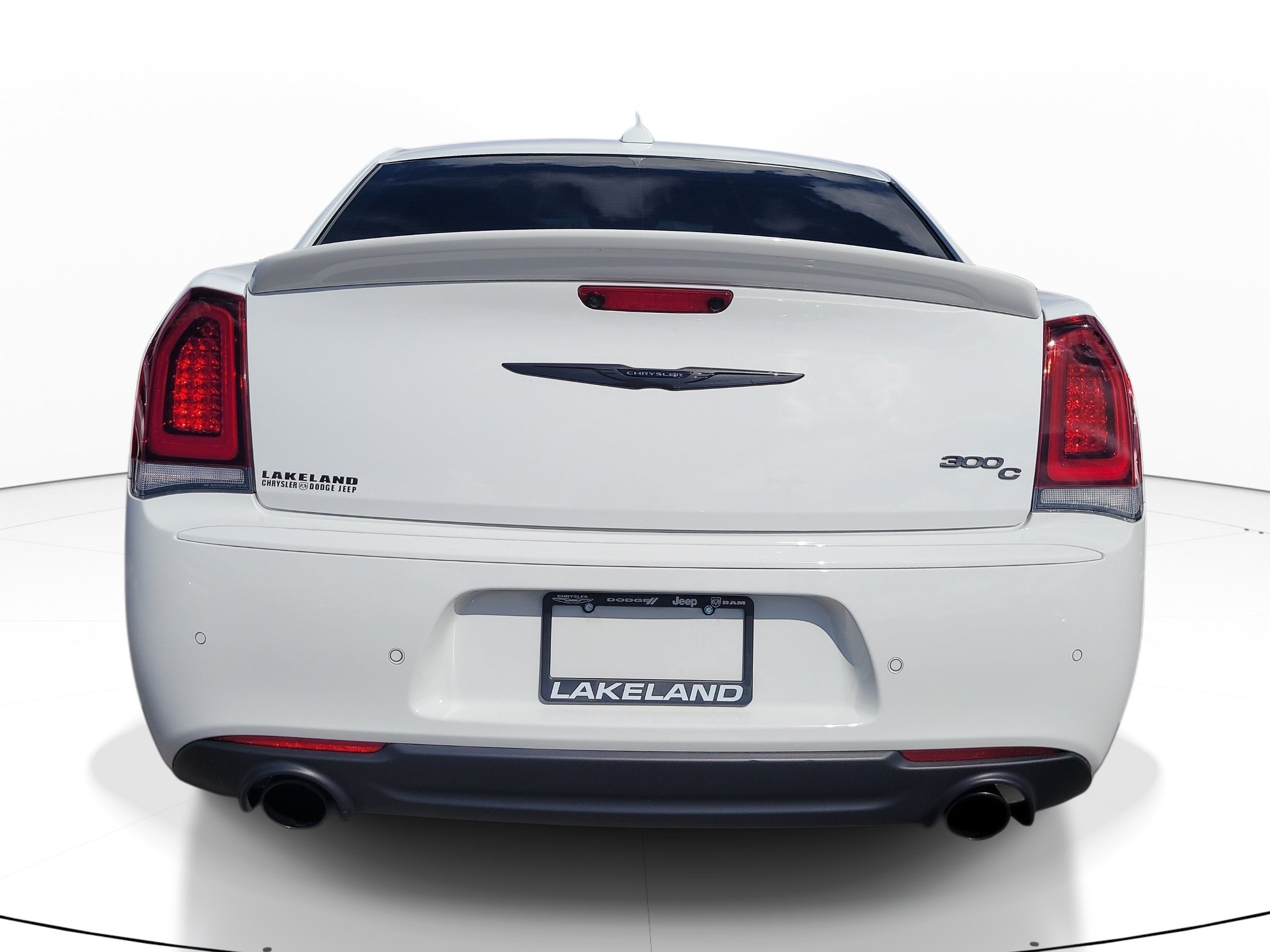Used 2023 Chrysler 300 C RWD image 5