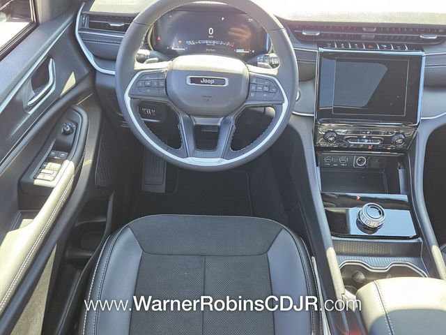 New 2025 Jeep Grand Cherokee Altitude image 7