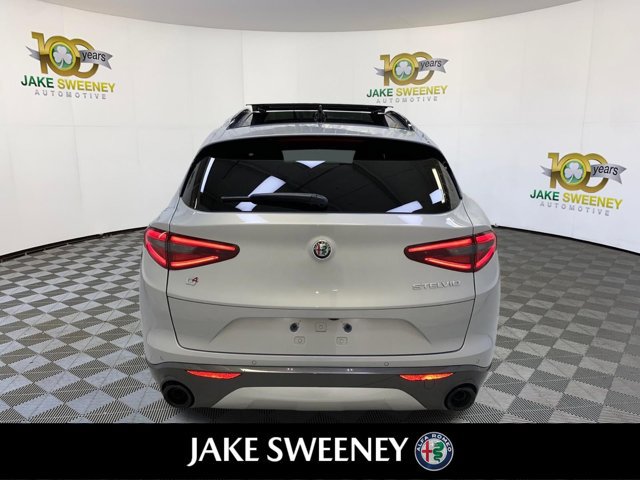 Used 2023 Alfa Romeo Stelvio Ti AWD/4WD image 9