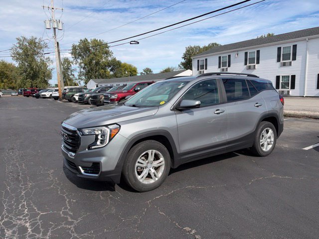 Used 2023 GMC Terrain SLE w/ Driver Convenience Package FWD image 10