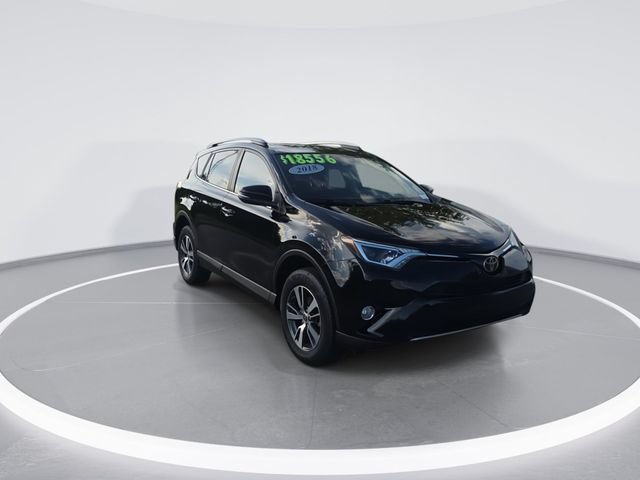 Used 2018 Toyota RAV4 XLE FWD image 2