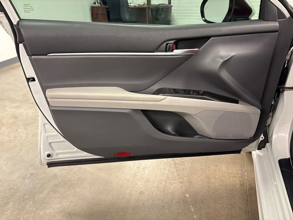 Used 2024 Toyota Camry SE w/ Convenience Package FWD image 22