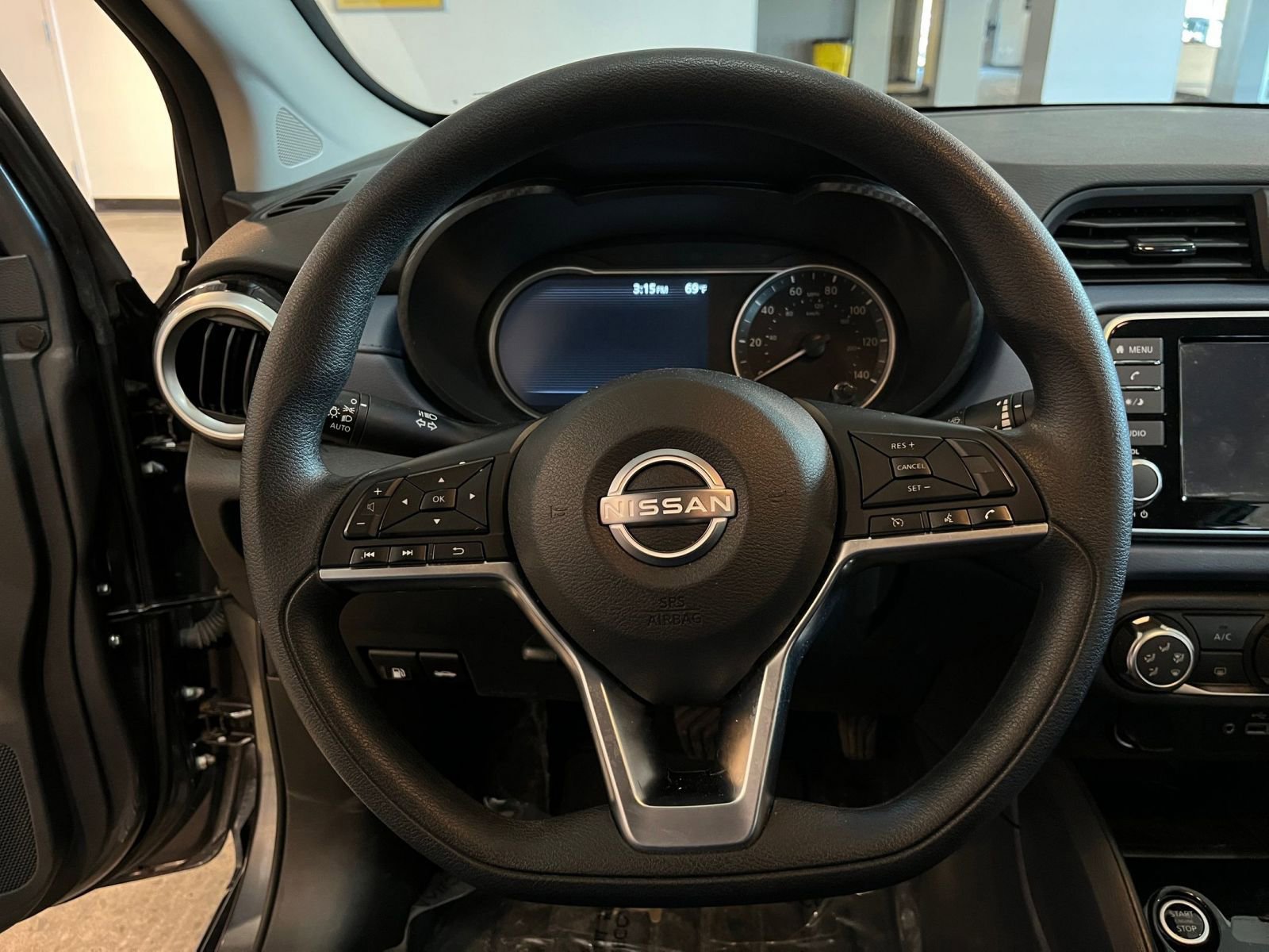 Used 2025 Nissan Versa SV image 27