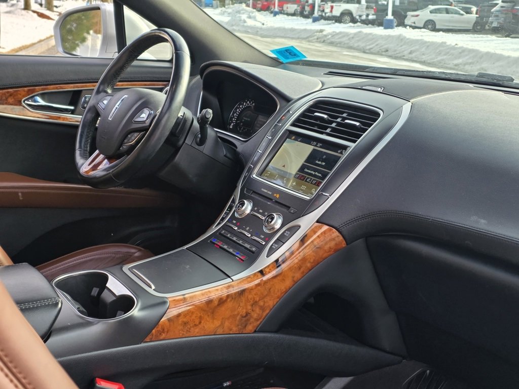 Used 2018 Lincoln MKX Reserve w/ Driver Assistance Package image 21