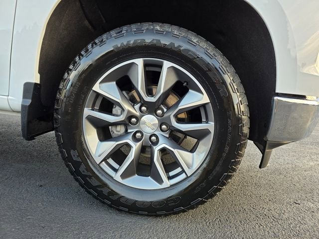 Used 2022 Chevrolet Silverado 1500 LT AWD/4WD image 12