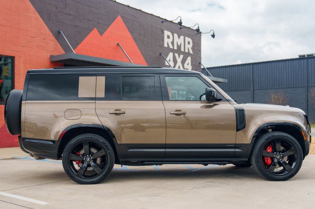 Used 2025 Land Rover Defender 130 X image 4