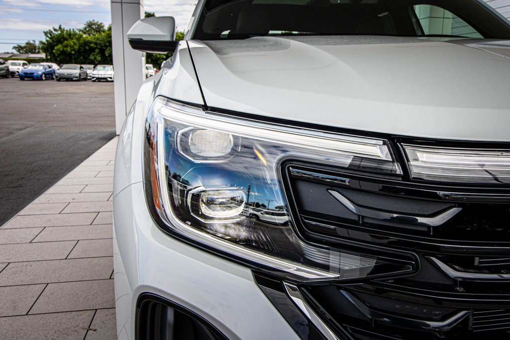 New 2026 Volkswagen Atlas Cross Sport SE image 7