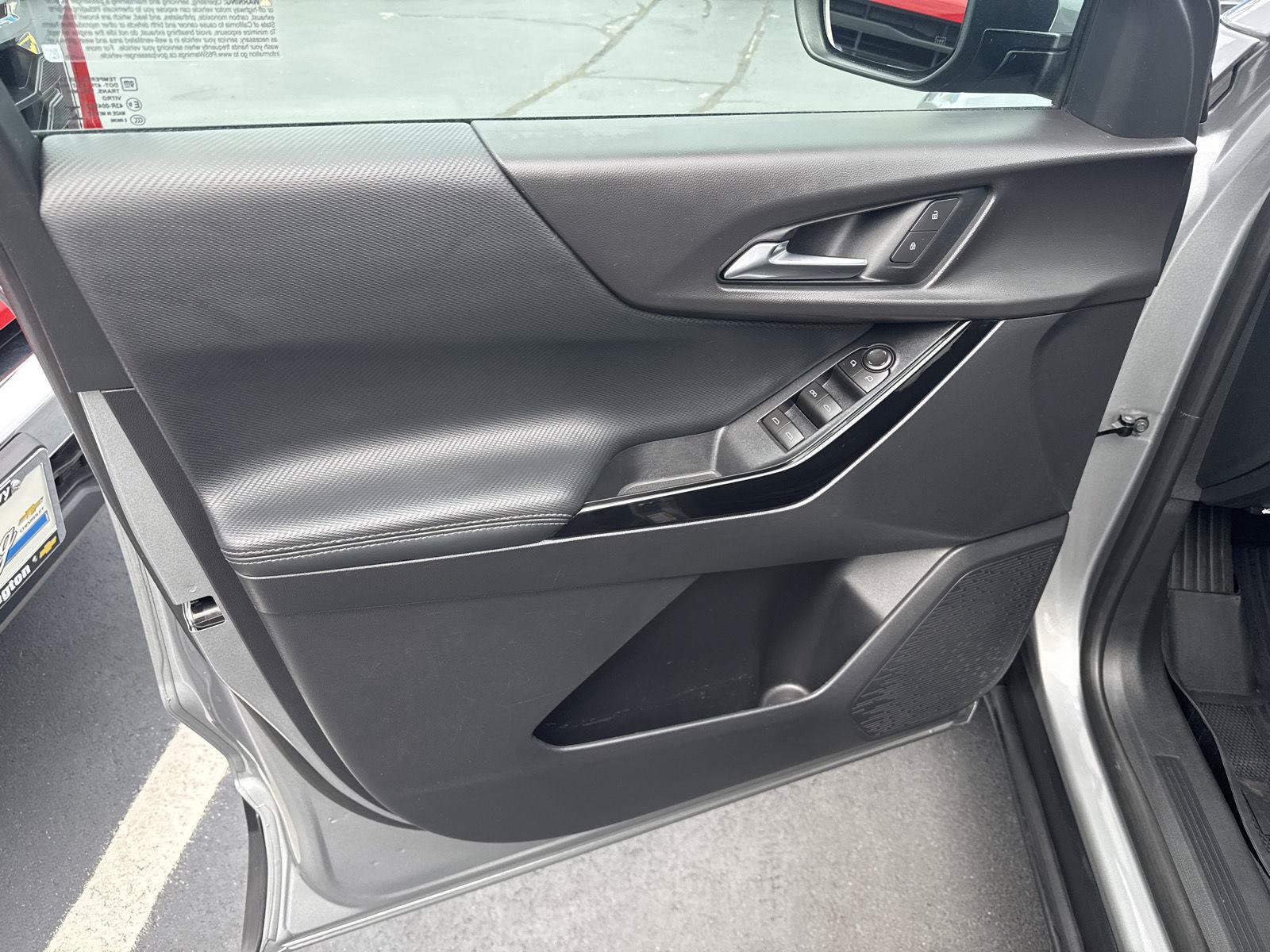 Used 2026 Chevrolet Equinox LT w/ LPO, Floor Liner Package AWD/4WD image 8