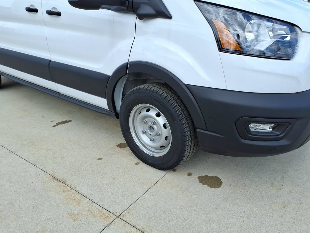 New 2026 Ford Transit 250 148 Medium Roof RWD image 4