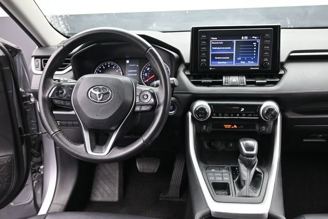 Used 2022 Toyota RAV4 XLE Premium AWD/4WD image 10