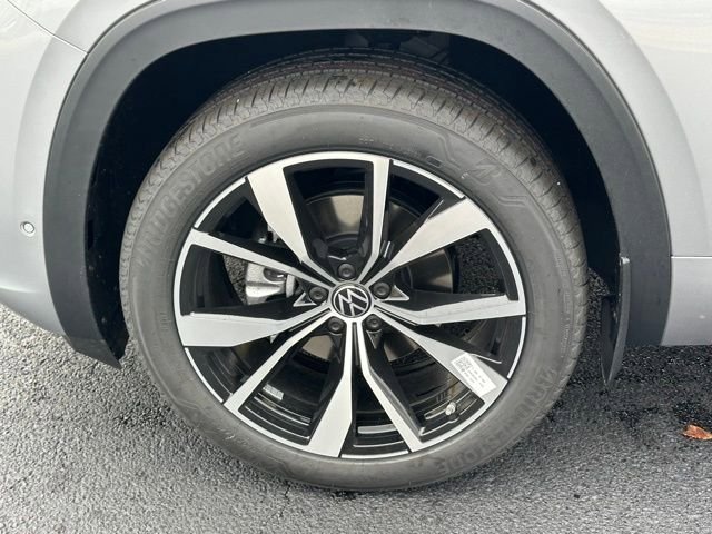 New 2026 Volkswagen Atlas Cross Sport SEL Premium R-Line image 11