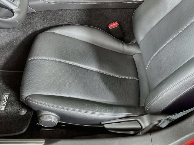 Used 2025 MAZDA MX-5 Miata RF Grand Touring RWD image 21
