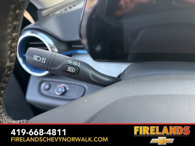 New 2026 Chevrolet Trax LT w/ Sunroof Package image 8