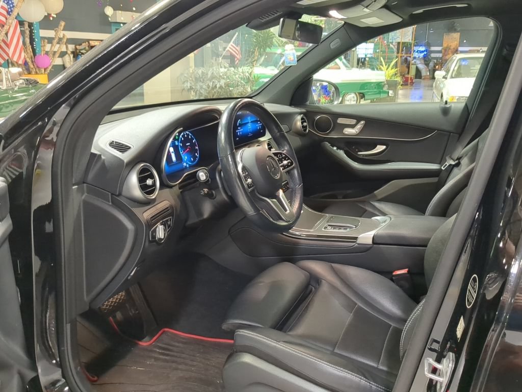 Used 2021 Mercedes-Benz GLC 300 4MATIC image 13