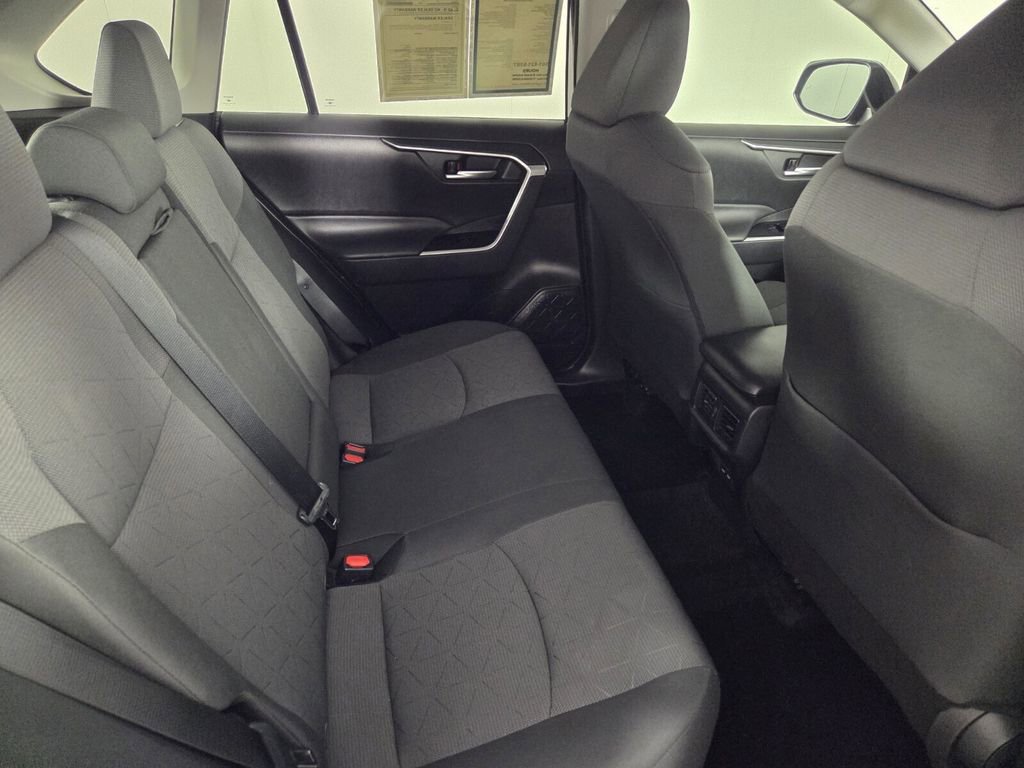Used 2025 Toyota RAV4 XLE FWD image 30