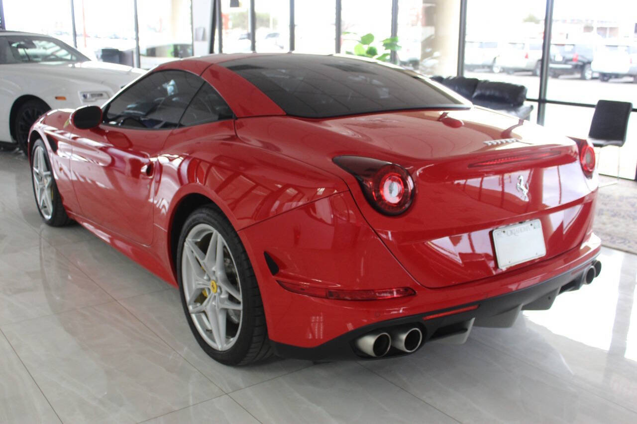 Used 2016 Ferrari California T RWD image 5