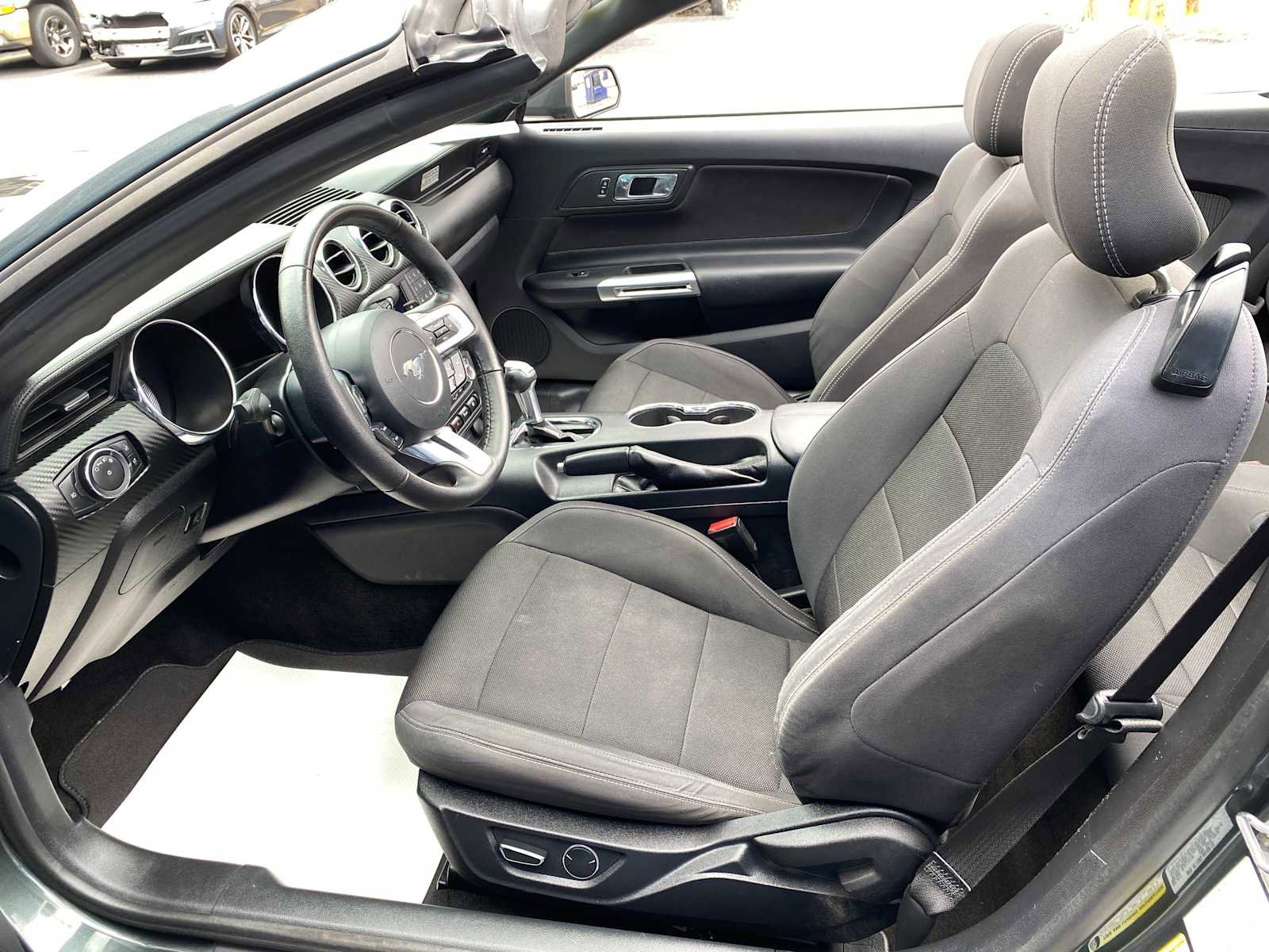 Used 2015 Ford Mustang Convertible image 8