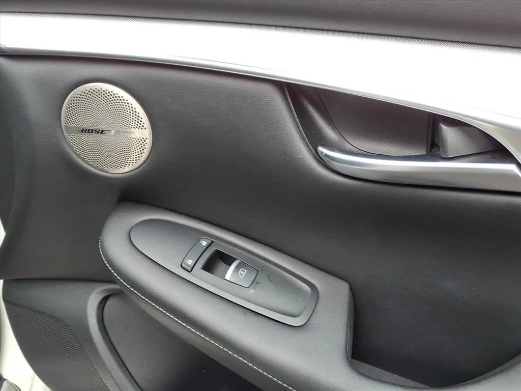 Used 2022 INFINITI QX50 Essential image 12