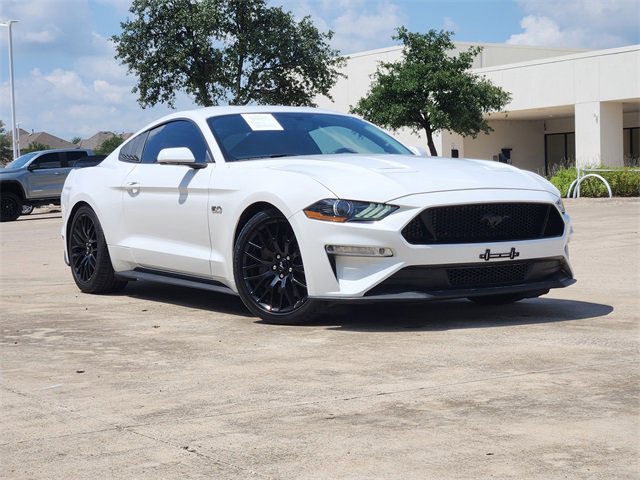 Used 2020 Ford Mustang GT RWD image 2