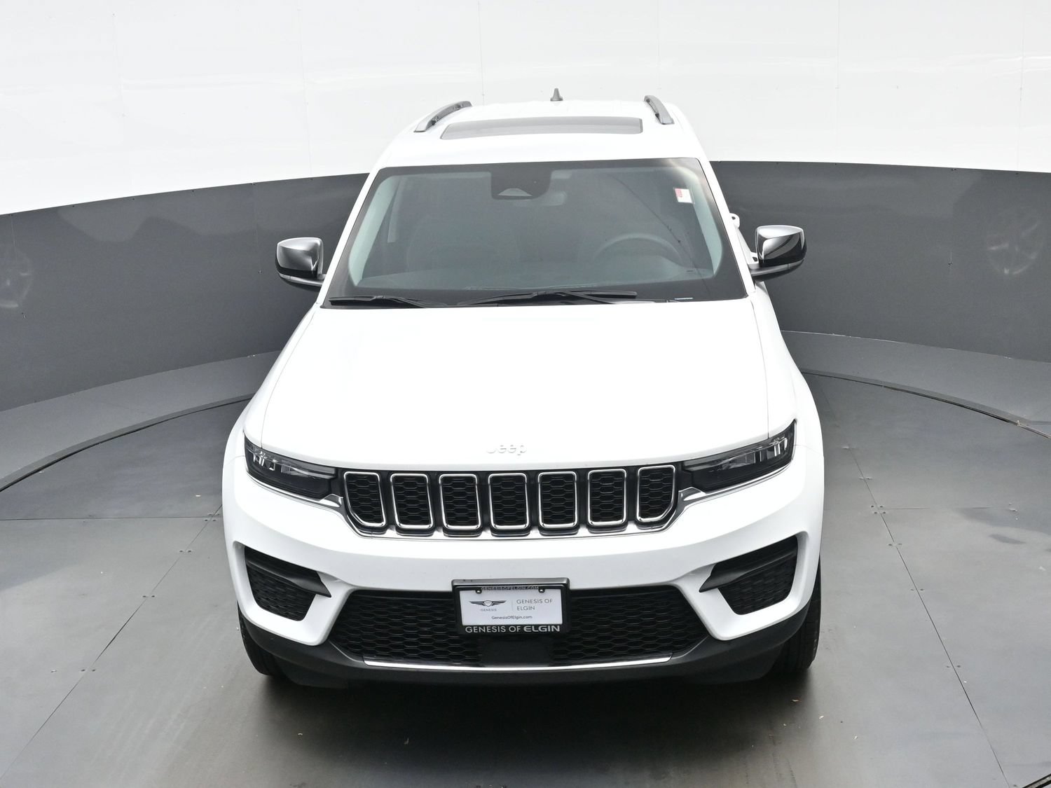 Used 2023 Jeep Grand Cherokee Laredo AWD/4WD image 39