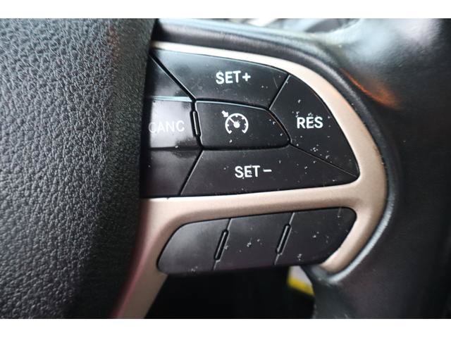 Used 2014 Jeep Cherokee Latitude AWD/4WD image 13