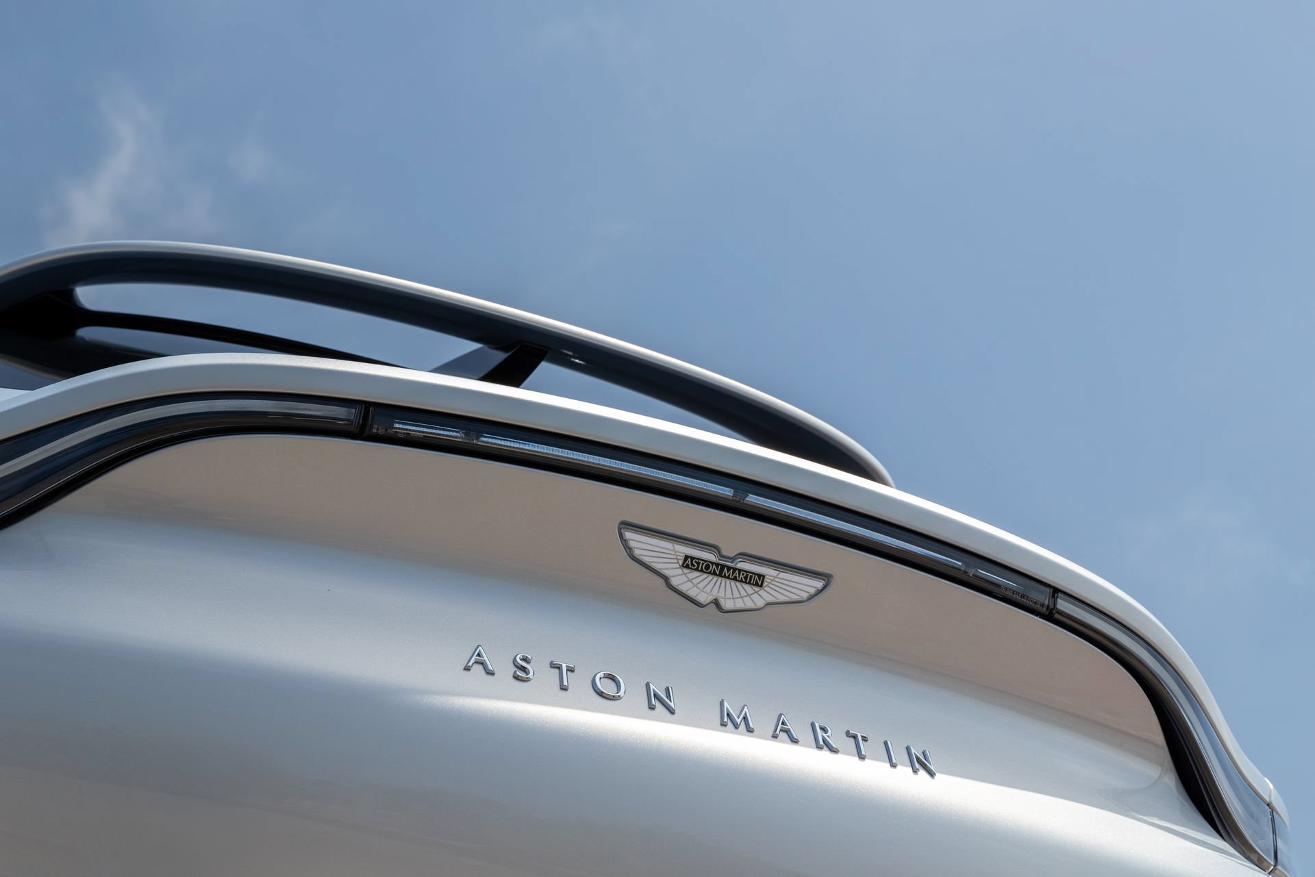Used 2021 Aston Martin DBX AWD/4WD image 20