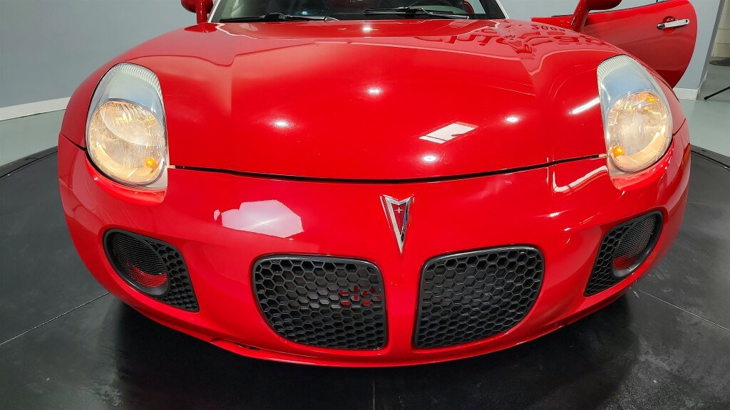 Used 2008 Pontiac Solstice GXP w/ Premium Package RWD image 36