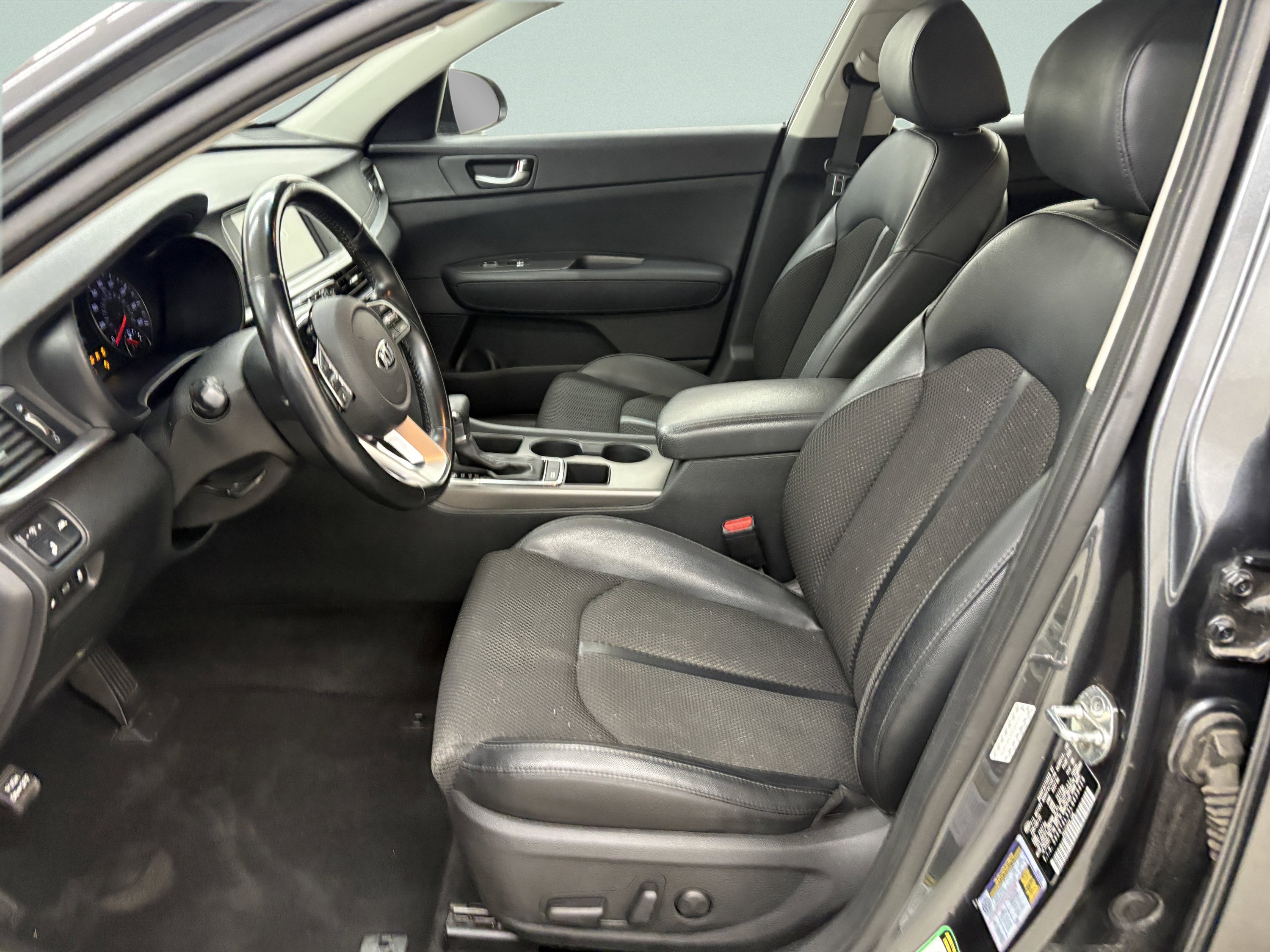 Used 2020 Kia Optima S FWD image 11