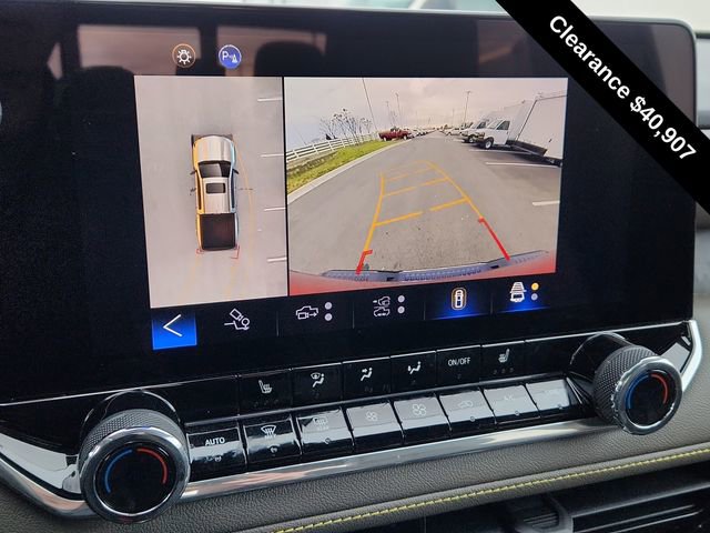 Used 2024 Chevrolet Colorado ZR2 w/ Technology Package image 42