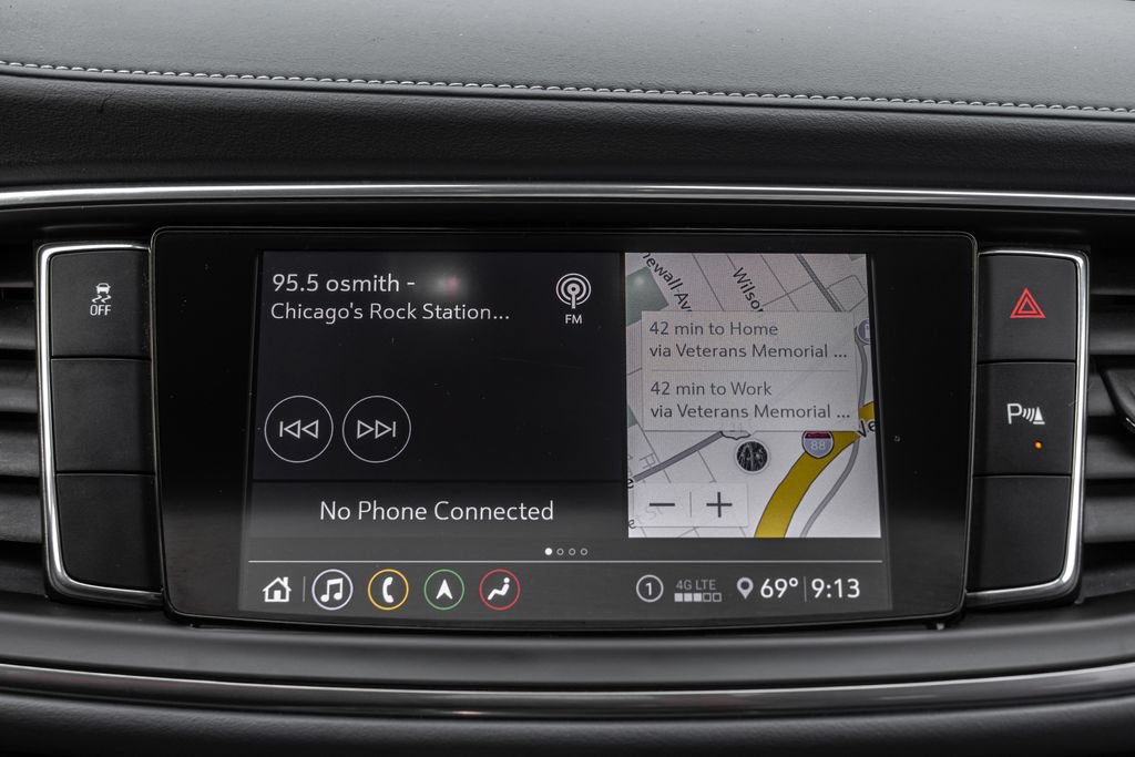 Used 2020 Buick Enclave Essence w/ Sound and Sites Package FWD image 17