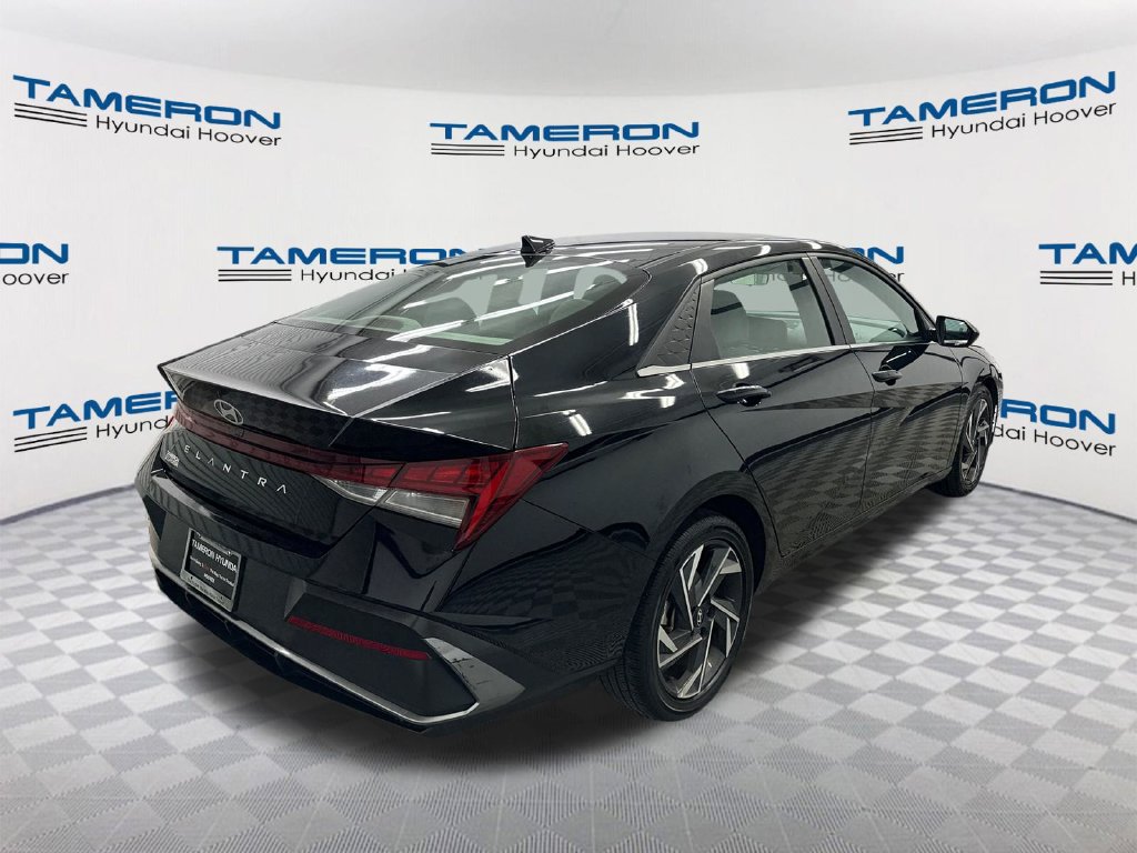Used 2025 Hyundai Elantra SEL FWD image 5