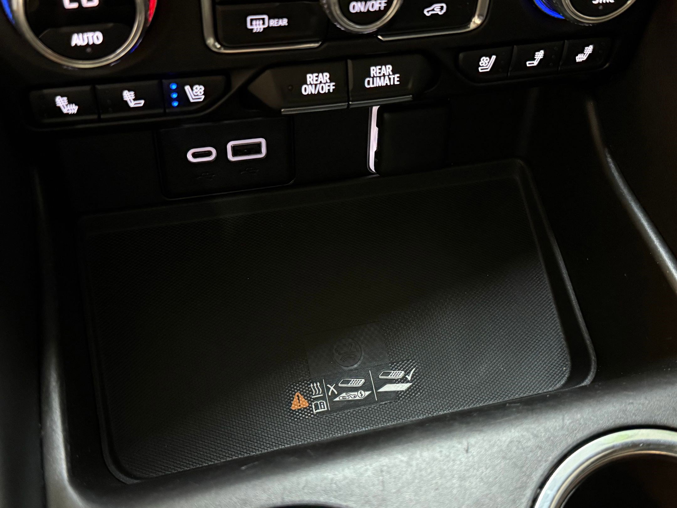 Used 2023 GMC Yukon AT4 w/ AT4 Premium Package image 21