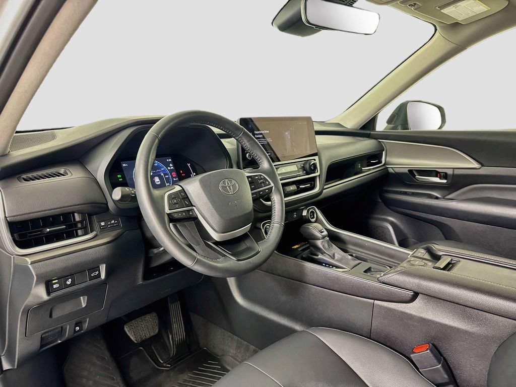 Used 2024 Toyota Grand Highlander AWD image 10
