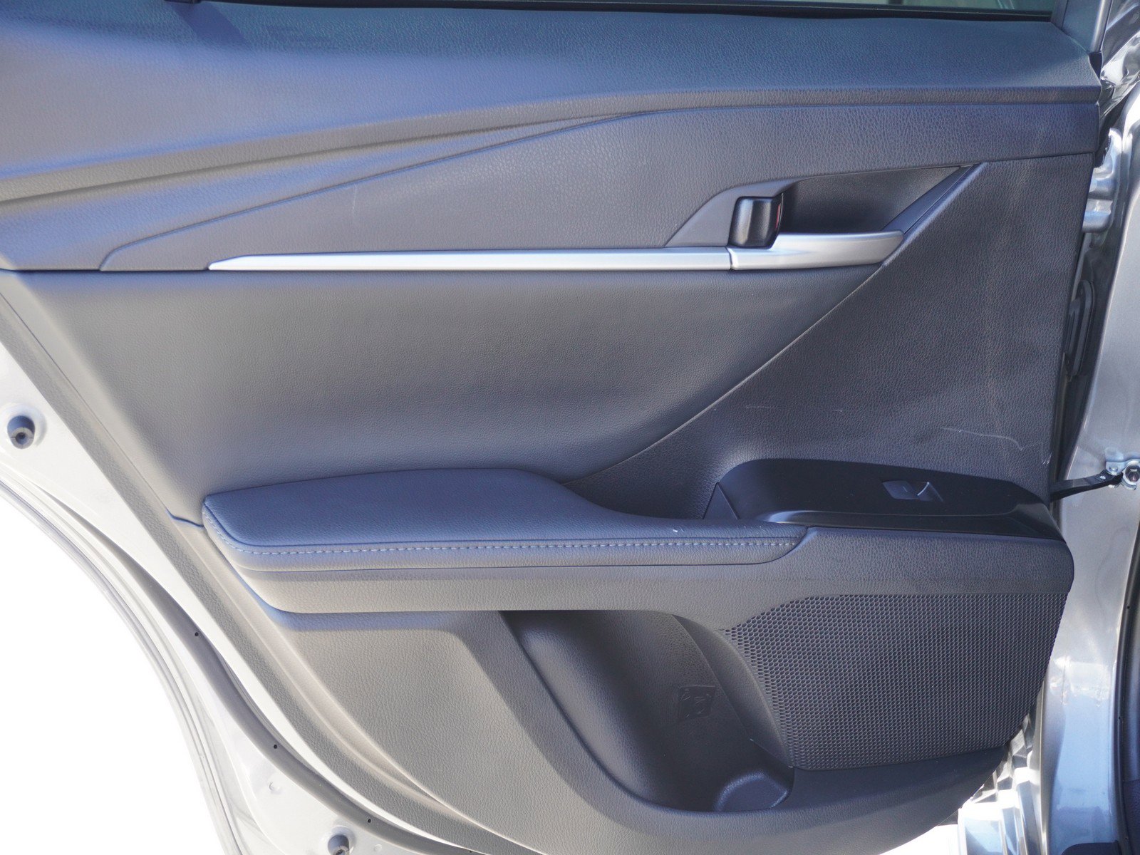 Used 2025 Toyota Camry XSE FWD image 12