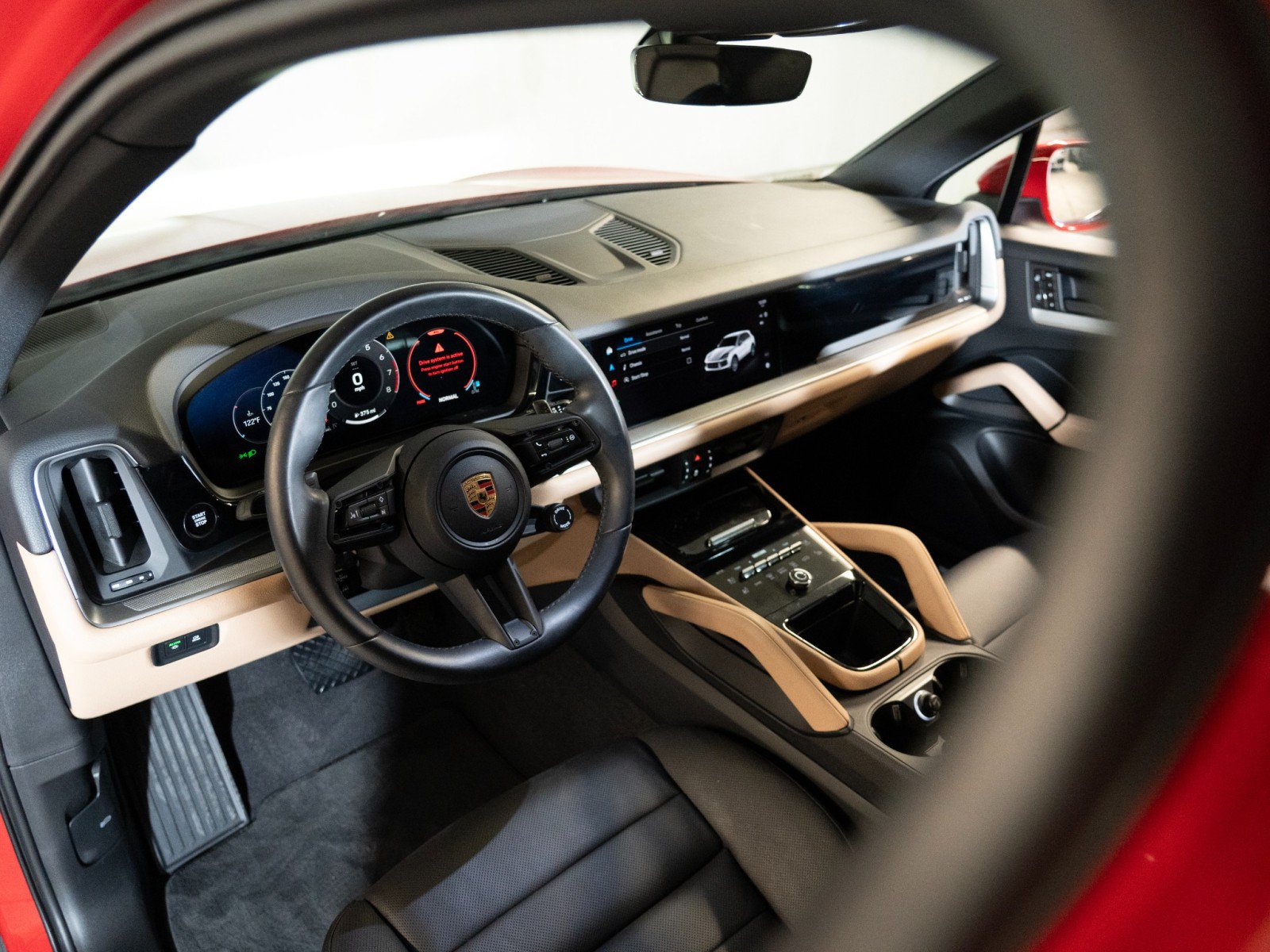 Certified 2024 Porsche Cayenne AWD/4WD image 4