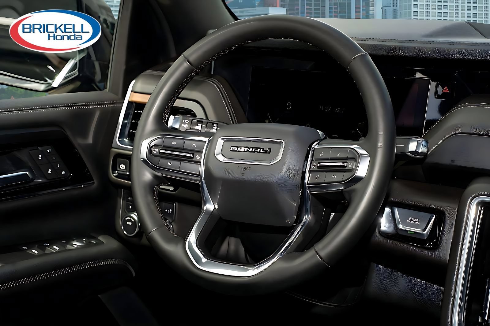 Used 2025 GMC Yukon Denali AWD/4WD image 23