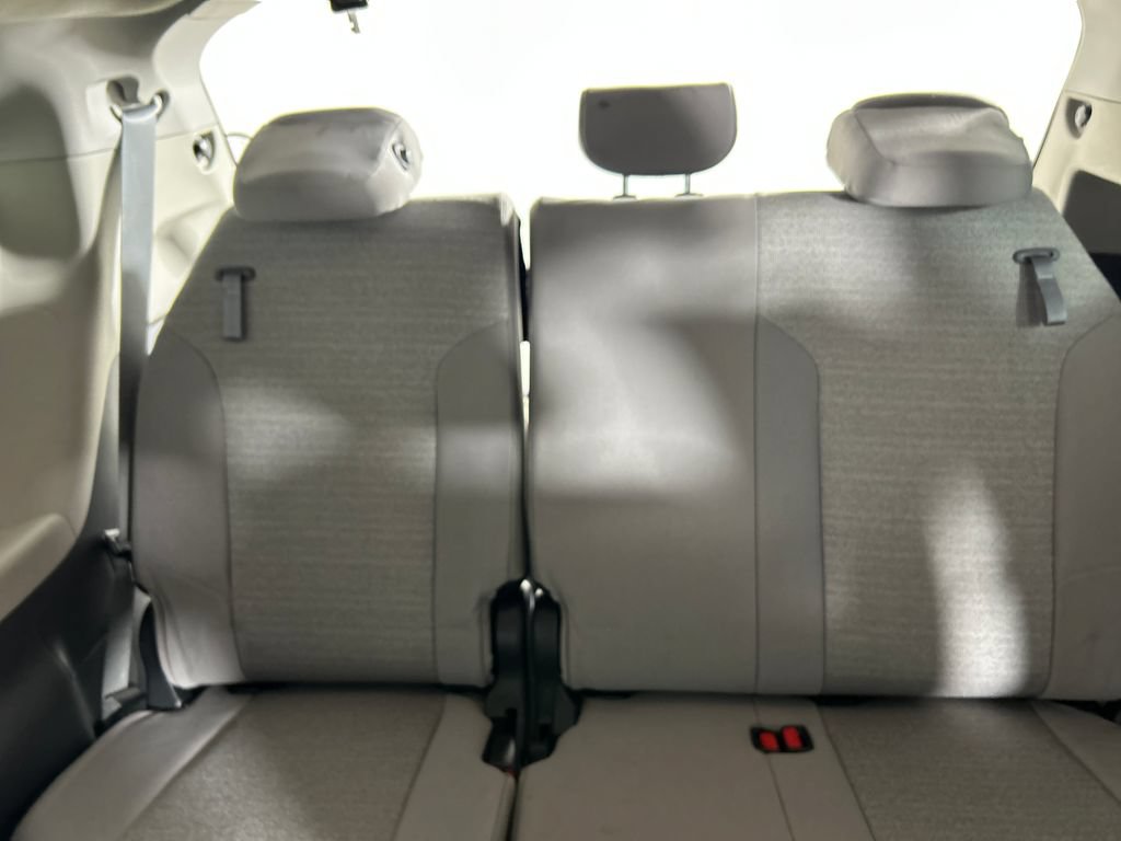 Used 2023 Toyota Sienna LE AWD/4WD image 17