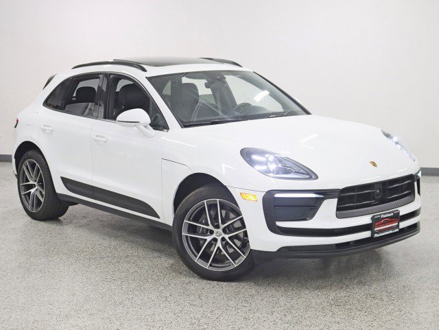 Used 2023 Porsche Macan image 7