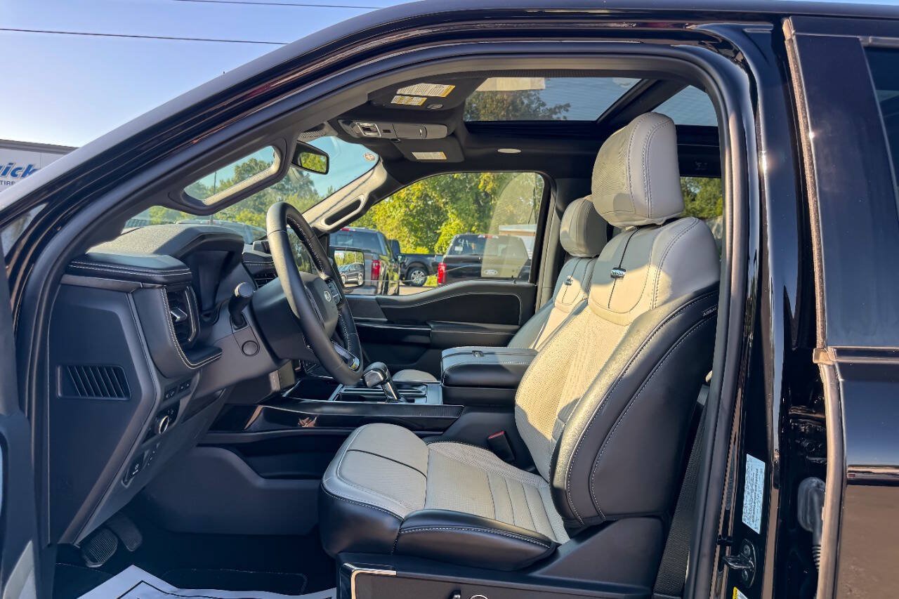 Used 2023 Ford F150 Lightning Platinum AWD/4WD image 29