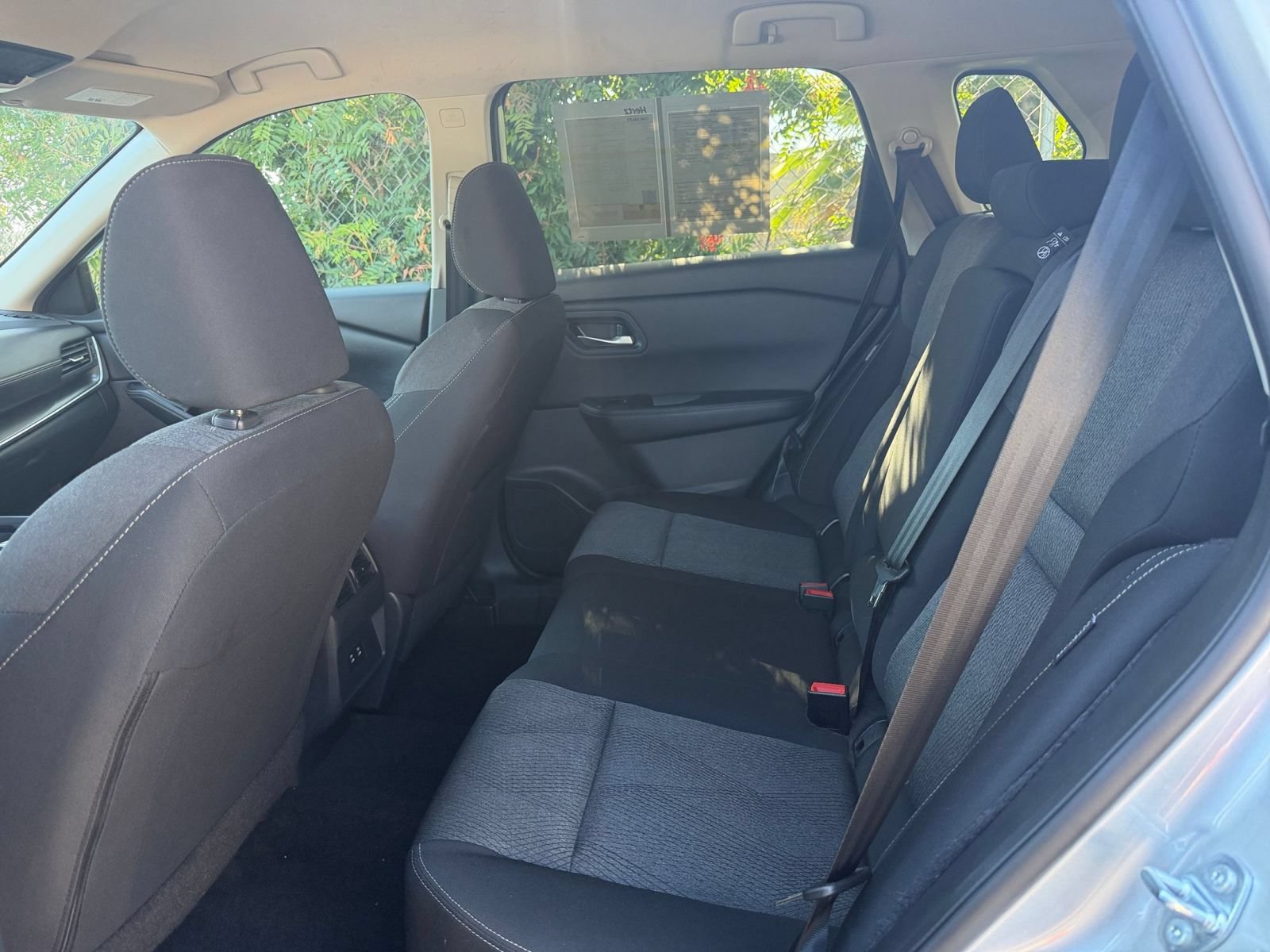 Used 2025 Nissan Rogue SV FWD image 28