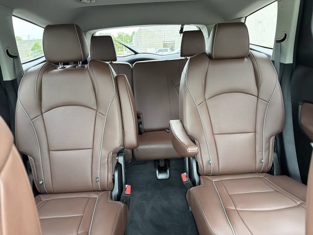 Used 2021 Buick Enclave Avenir w/ Avenir Technology Package AWD/4WD image 28