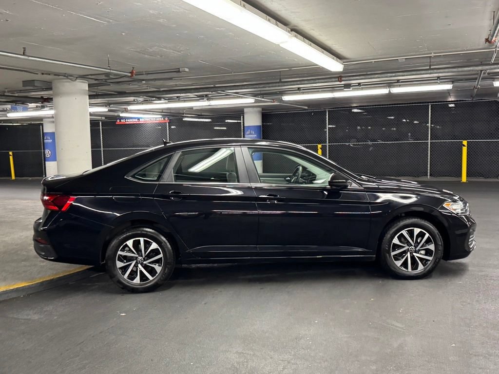 Certified 2024 Volkswagen Jetta S FWD image 31