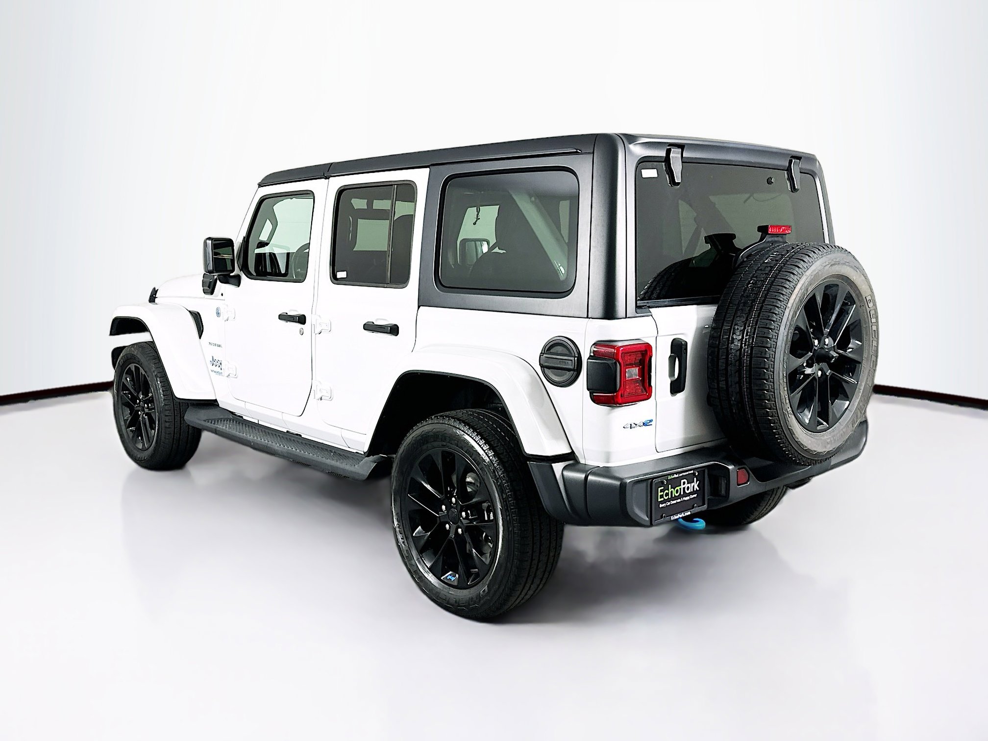 Used 2022 Jeep Wrangler Sahara w/ Cold Weather Group image 5