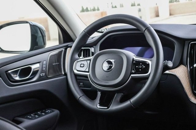 Used 2026 Volvo XC60 B5 Plus w/ Climate Package PRO AWD/4WD image 28