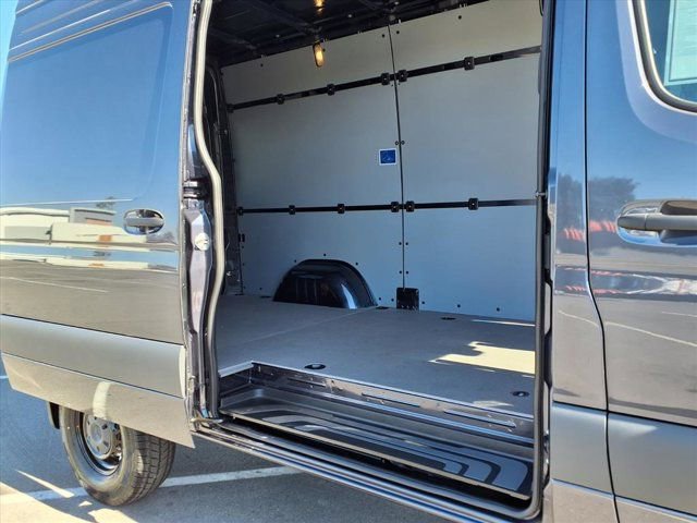 New 2026 Mercedes-Benz Sprinter 2500 image 24