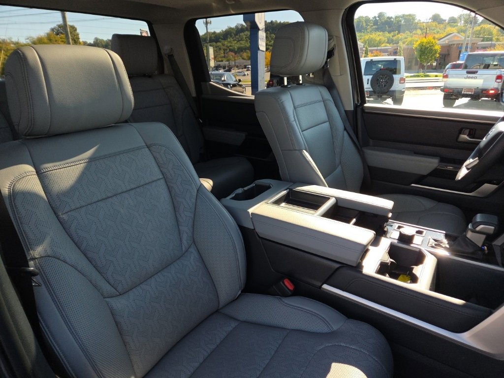 Used 2023 Toyota Tundra Limited image 21