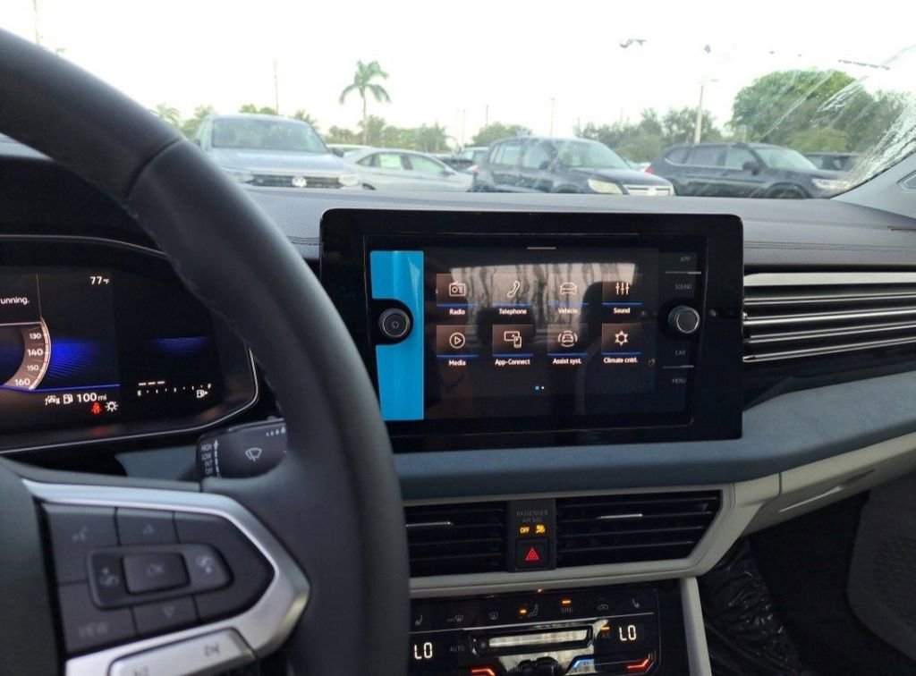 New 2025 Volkswagen Jetta SE image 8