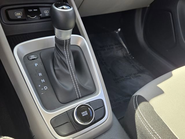 Certified 2025 Hyundai Venue SEL FWD image 22